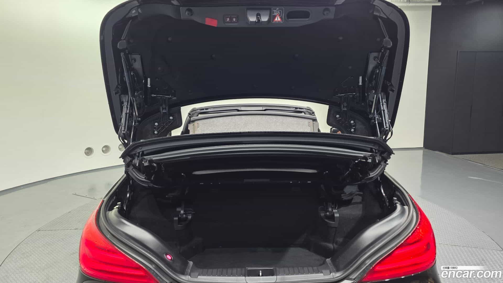 SL-Class Mercedes-Benz 2019.5-OPTION-024