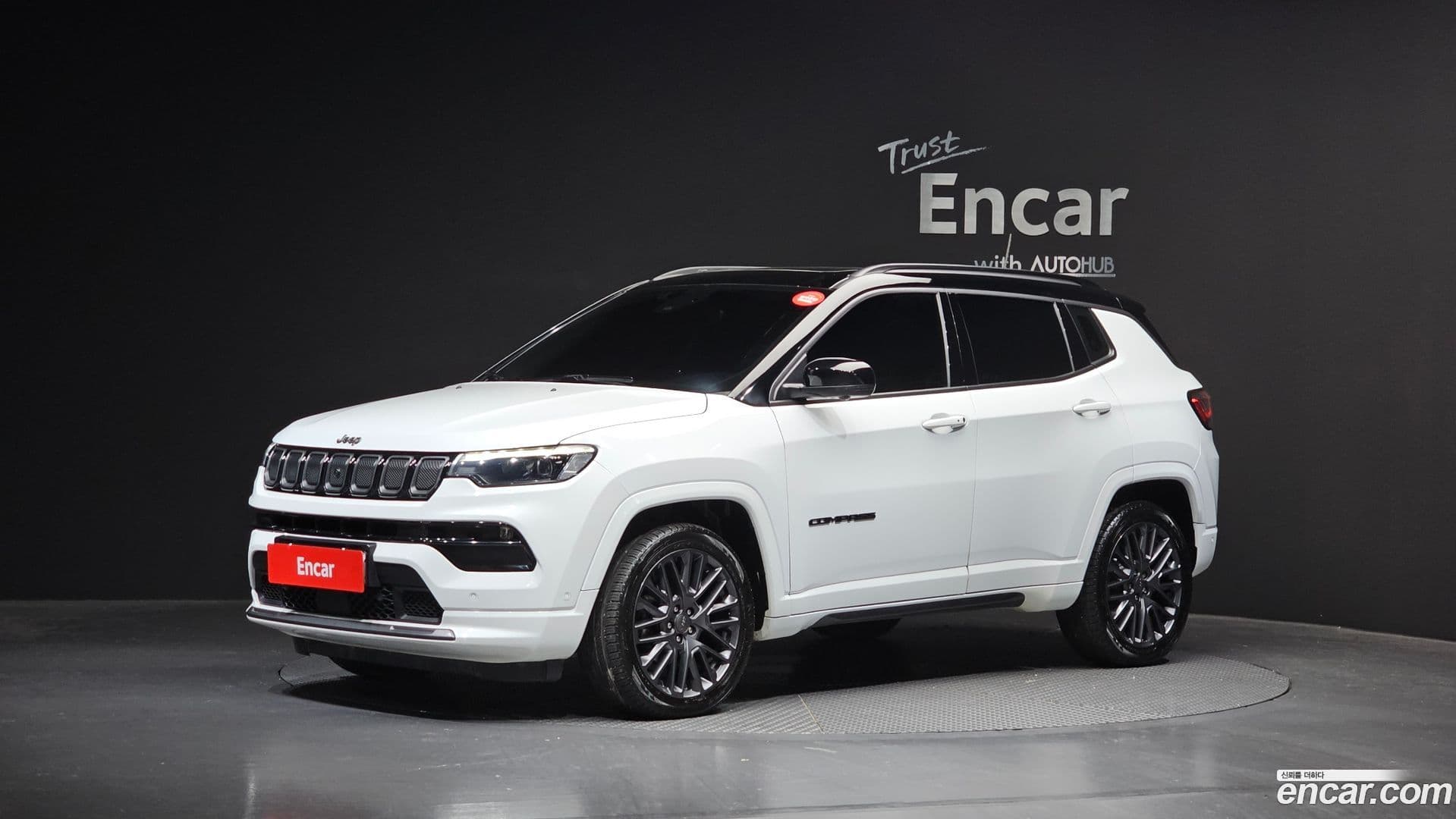Main__Slider__Photo:Compass Jeep 2022.6-0