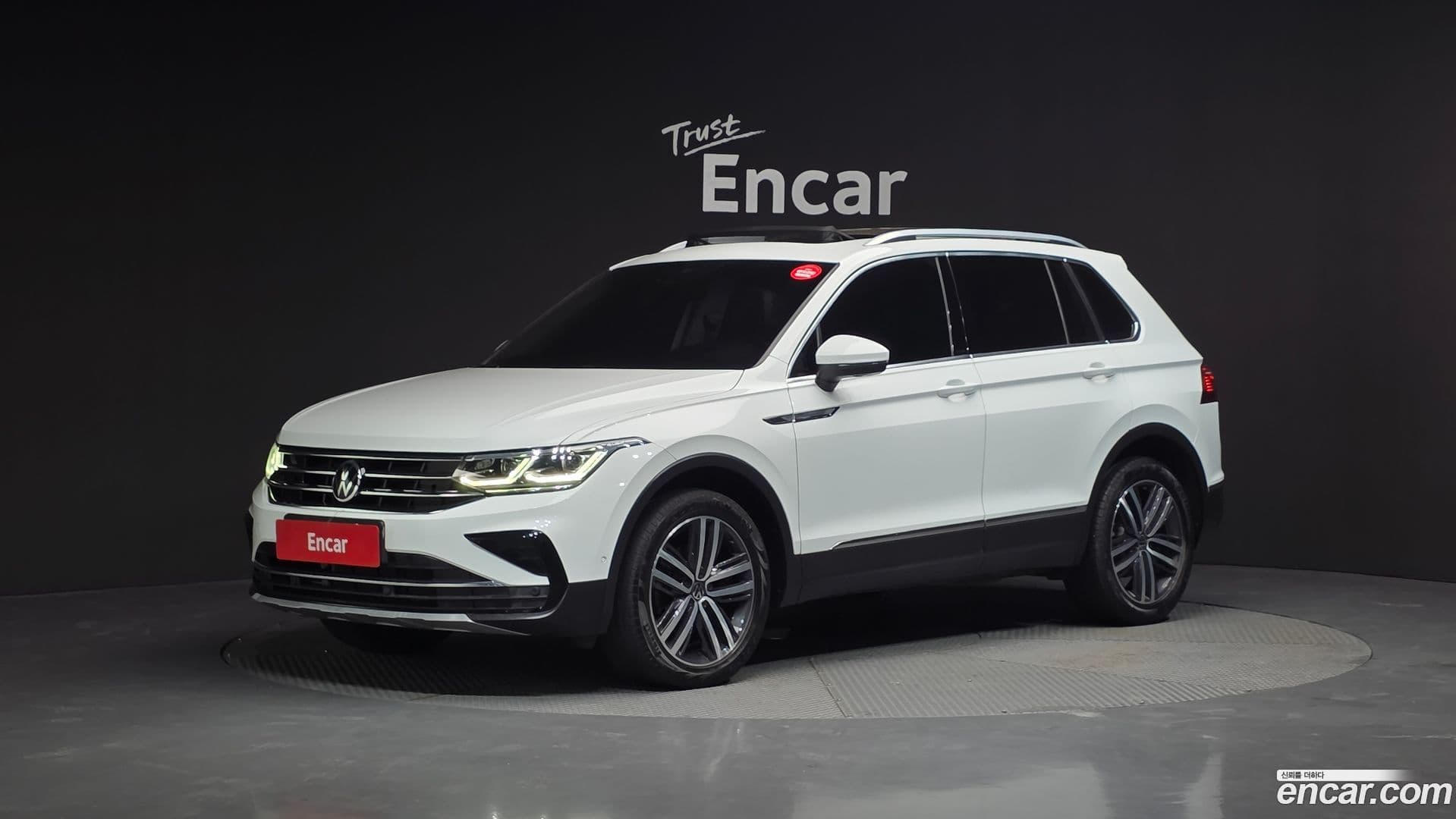 Main__Slider__Photo:Tiguan Volkswagen 2021.7-0