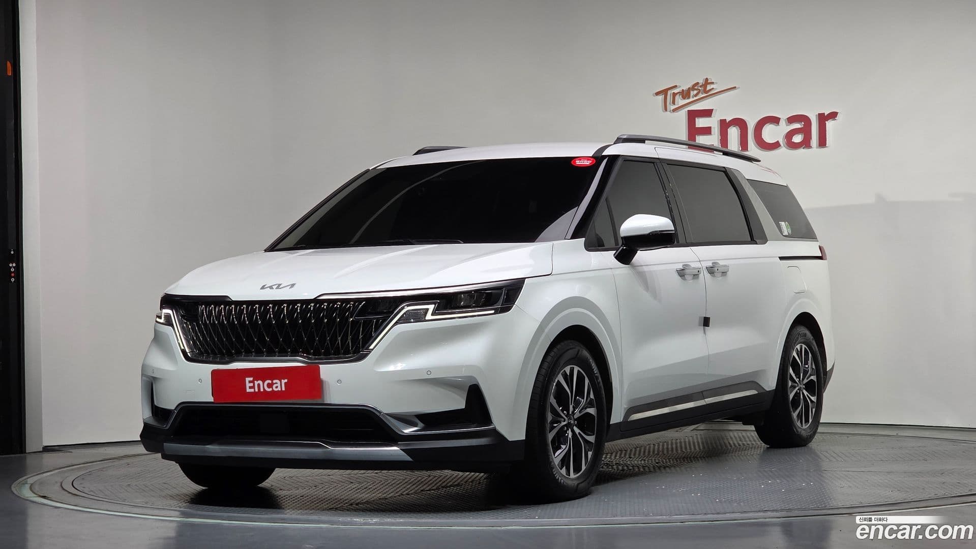 Main__Slider__Photo:Canival Kia 2022.7-0