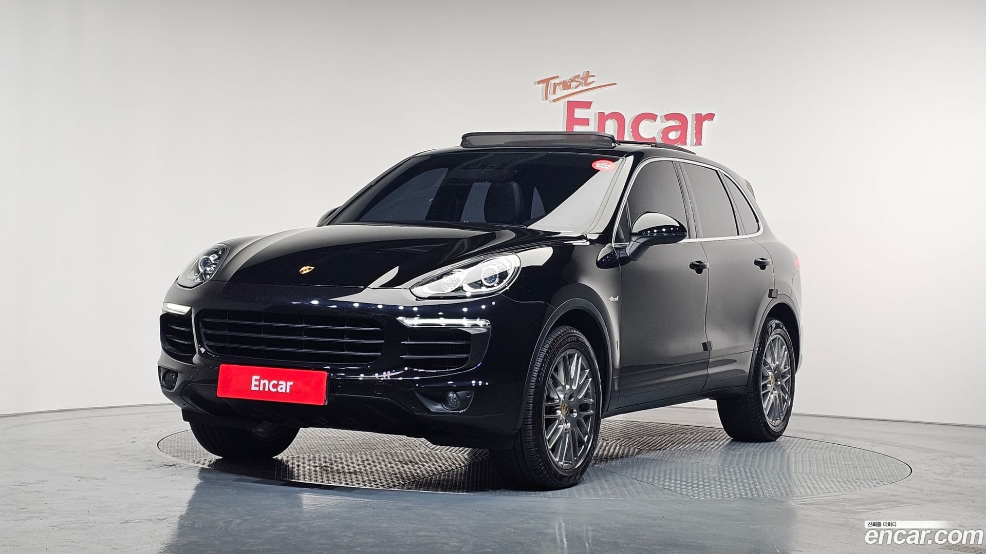 Main__Slider__Photo:Cayenne Porsche 2016.7-0