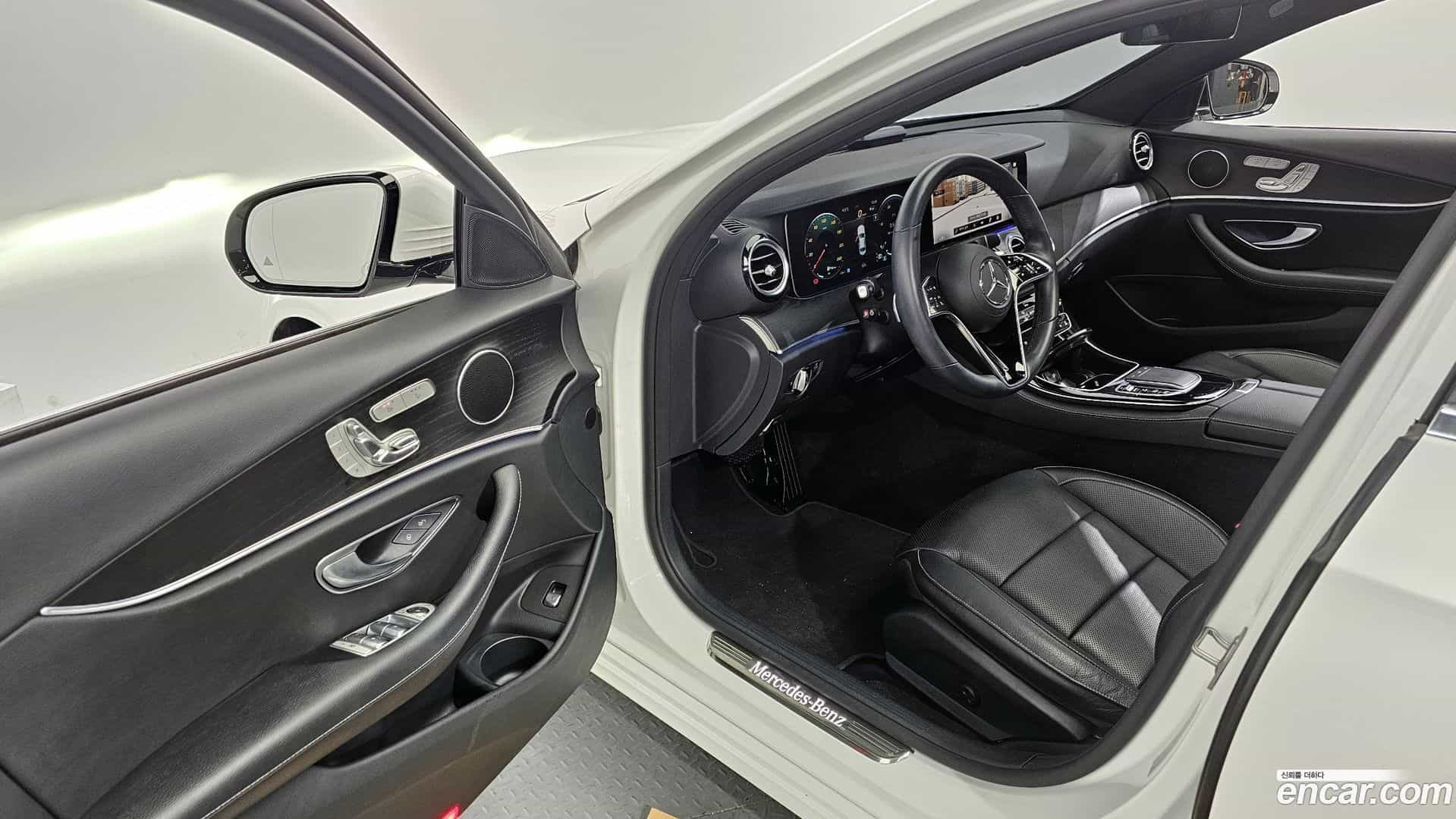 E-Class Mercedes-Benz 2022.1-OPTION-015