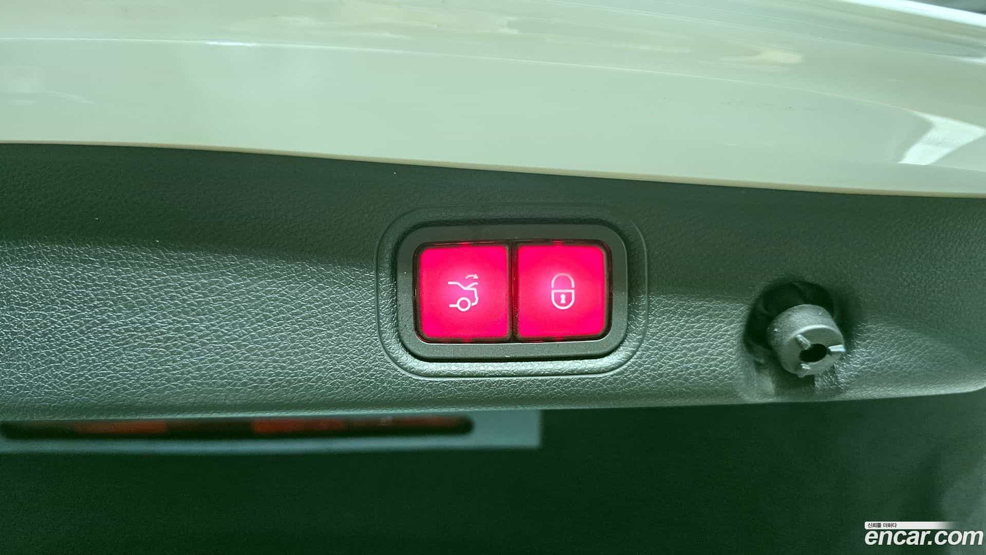 E-Class Mercedes-Benz 2022.1-OPTION-022