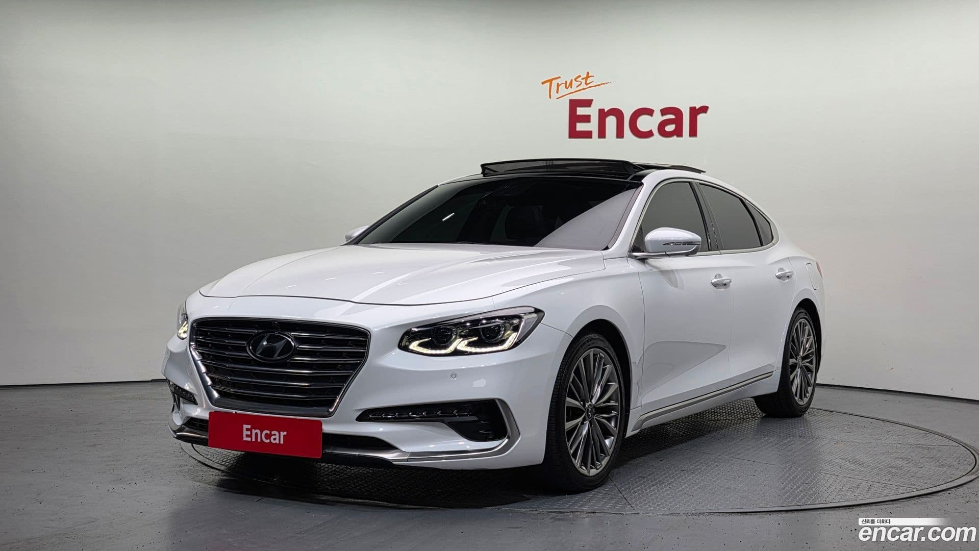 Main__Slider__Photo:Grandeur Hyundai 2018.9-0