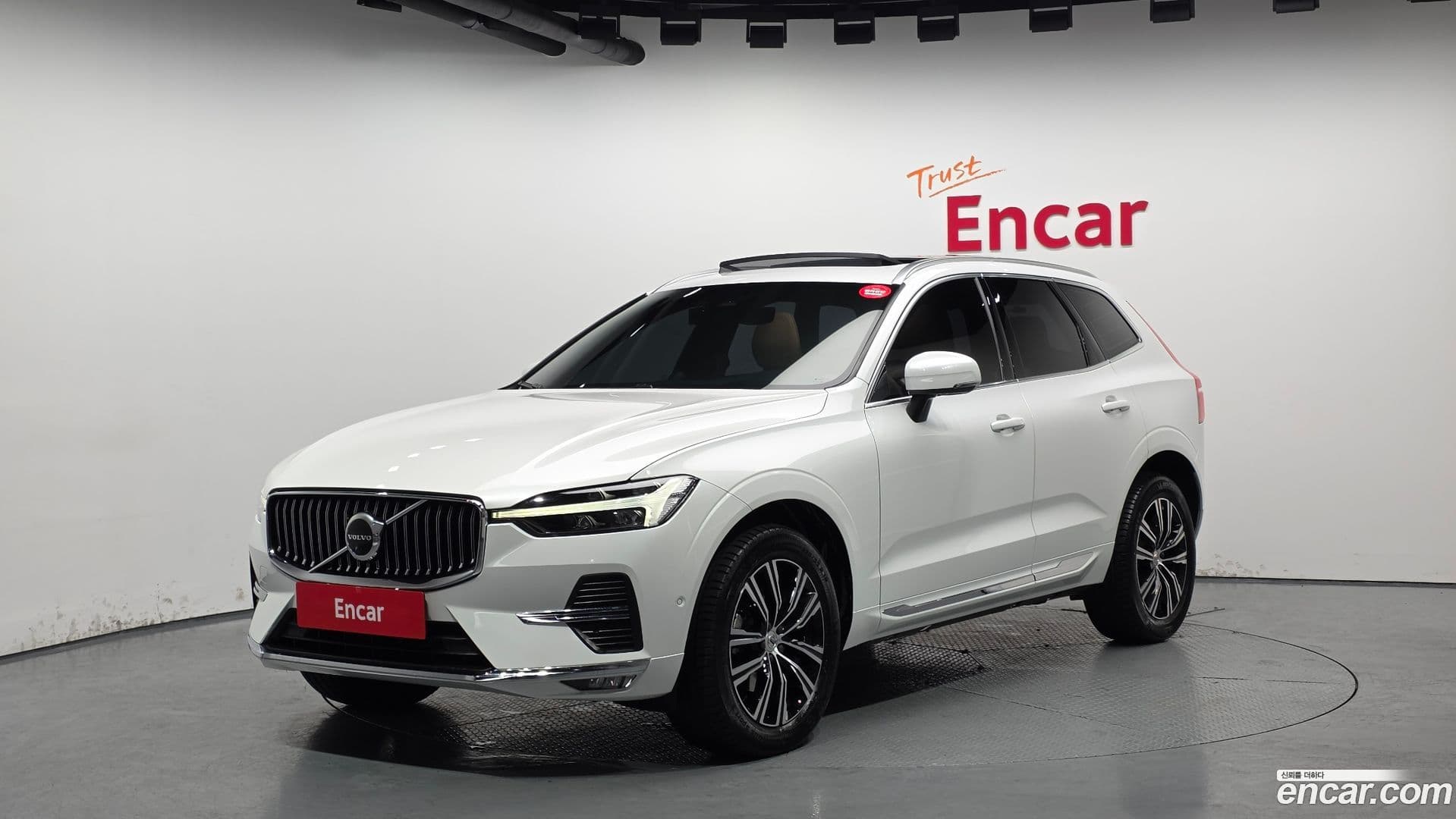 Main__Slider__Photo:XC60 Volvo 2021.10-0