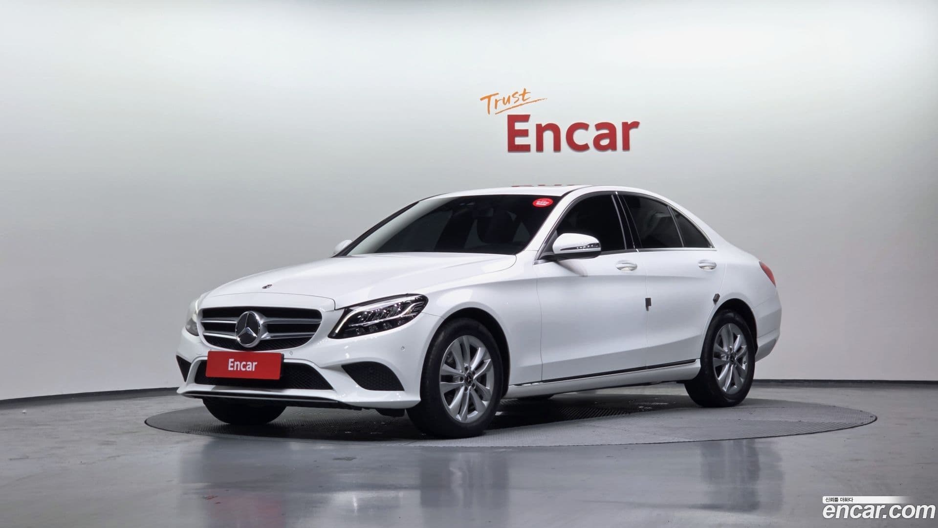 Main__Slider__Photo:C-Class Mercedes-Benz 2020.2-0