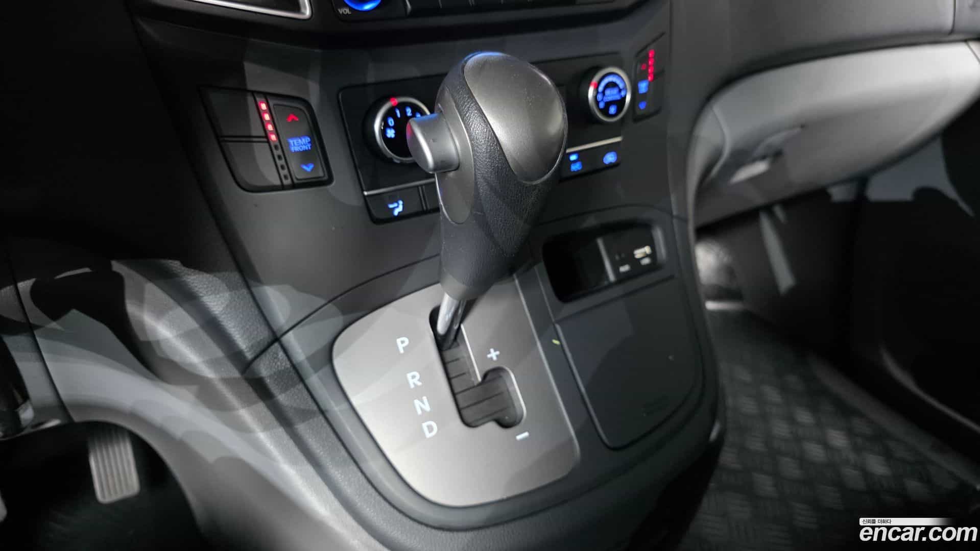 Starex Hyundai 2019.0-INNER-009