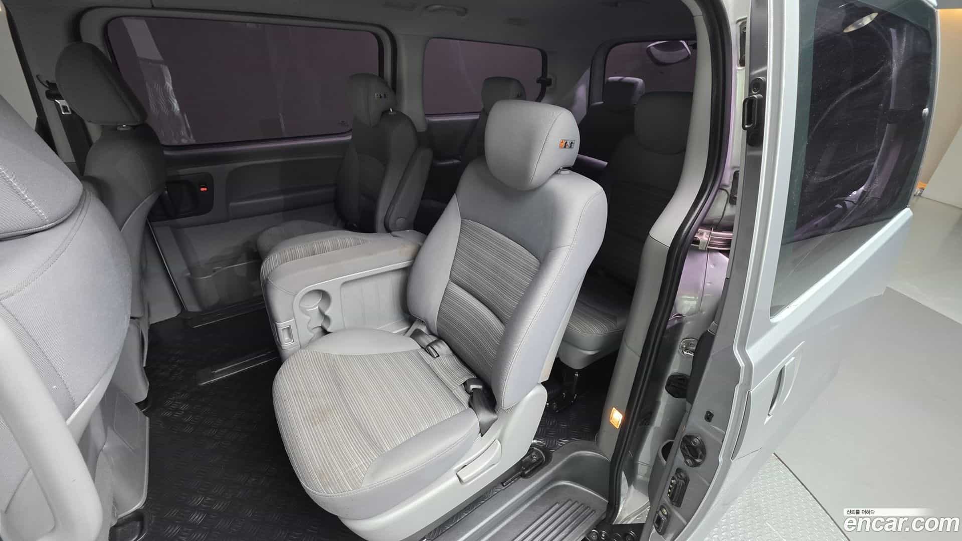 Starex Hyundai 2019.0-OPTION-021