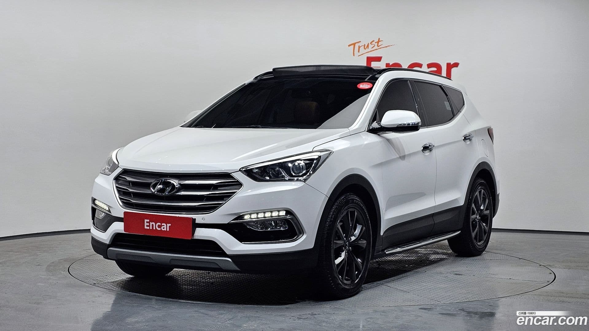 Main__Slider__Photo:Santafe Hyundai 2015.9-0