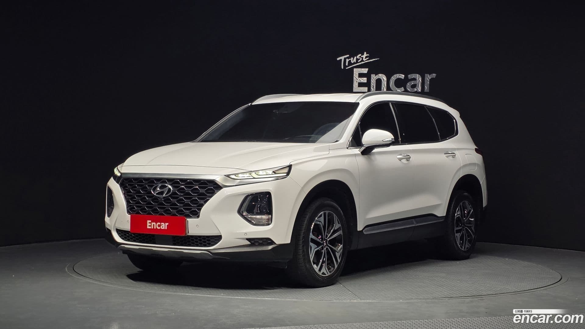 Main__Slider__Photo:Santafe Hyundai 2020.0-0