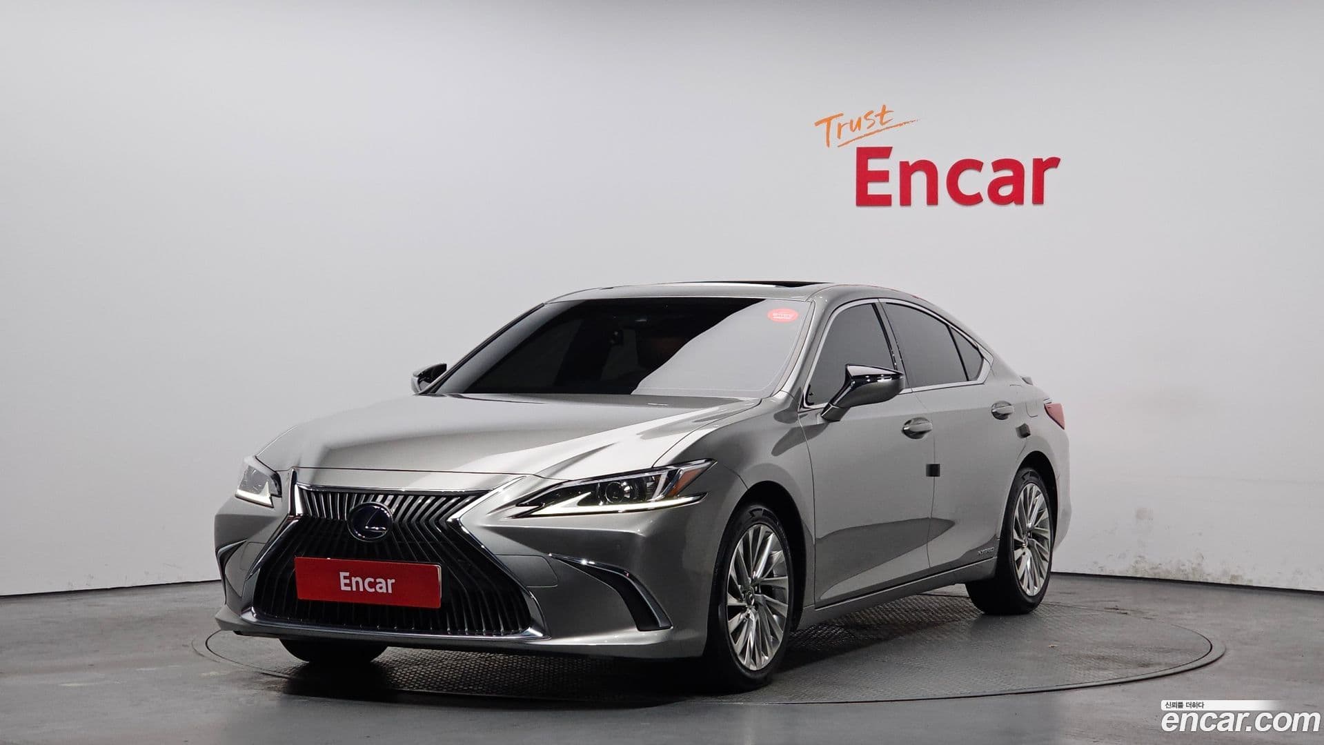 Main__Slider__Photo:ES Lexus 2018.11-0