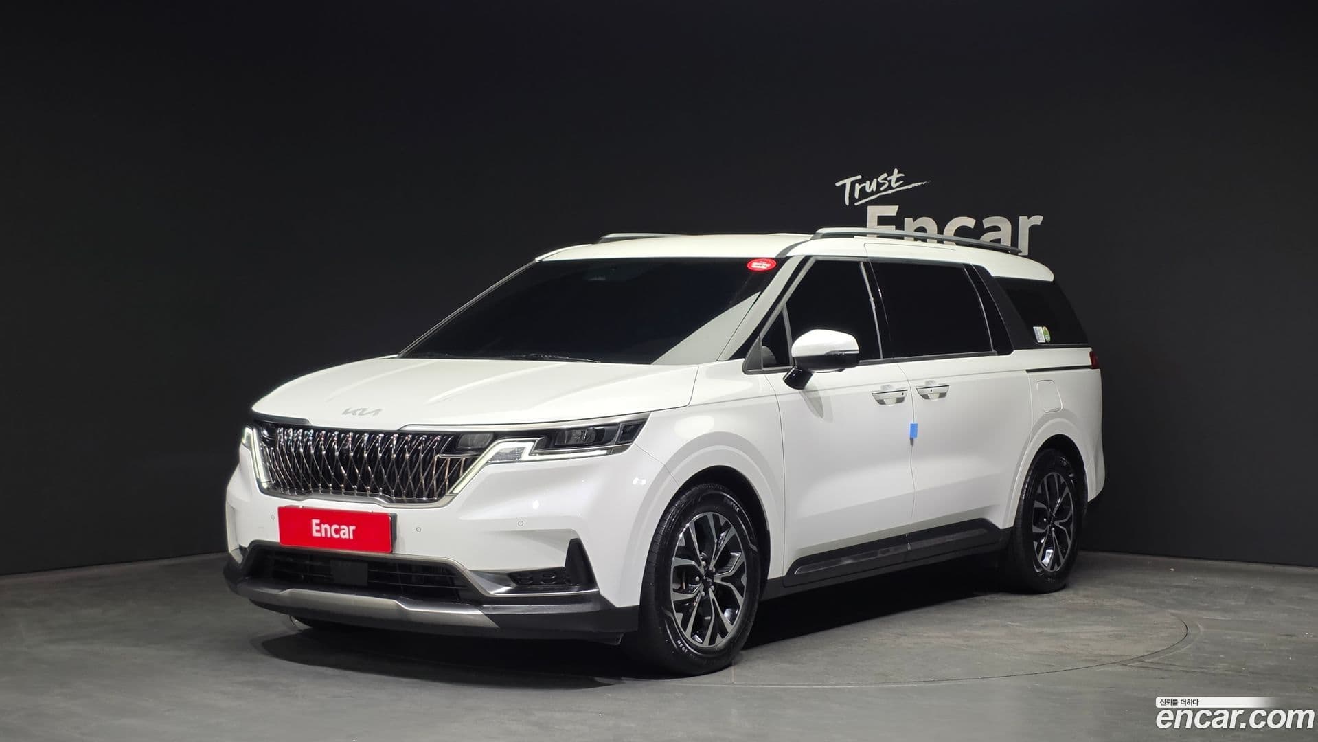 Main__Slider__Photo:Canival Kia 2023.7-0