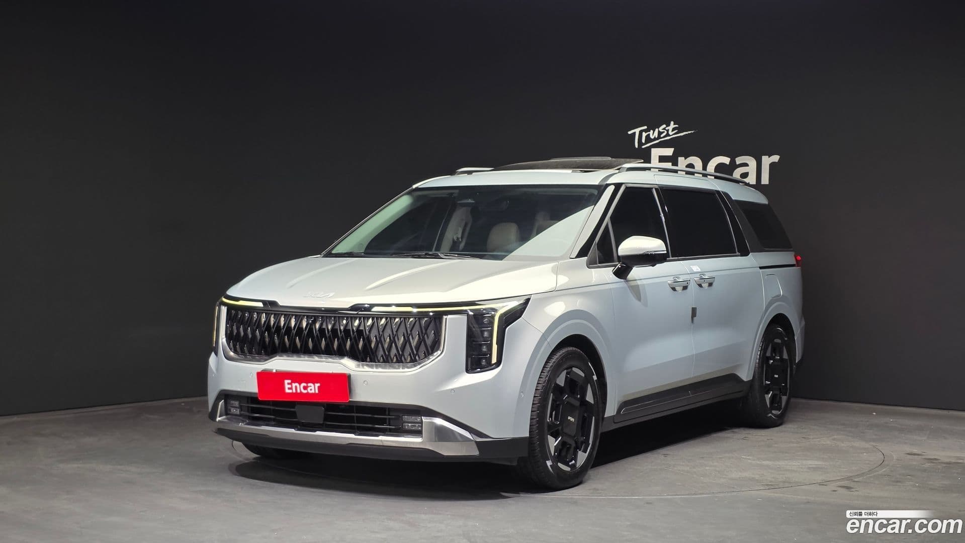 Main__Slider__Photo:Canival Kia 2023.11-0