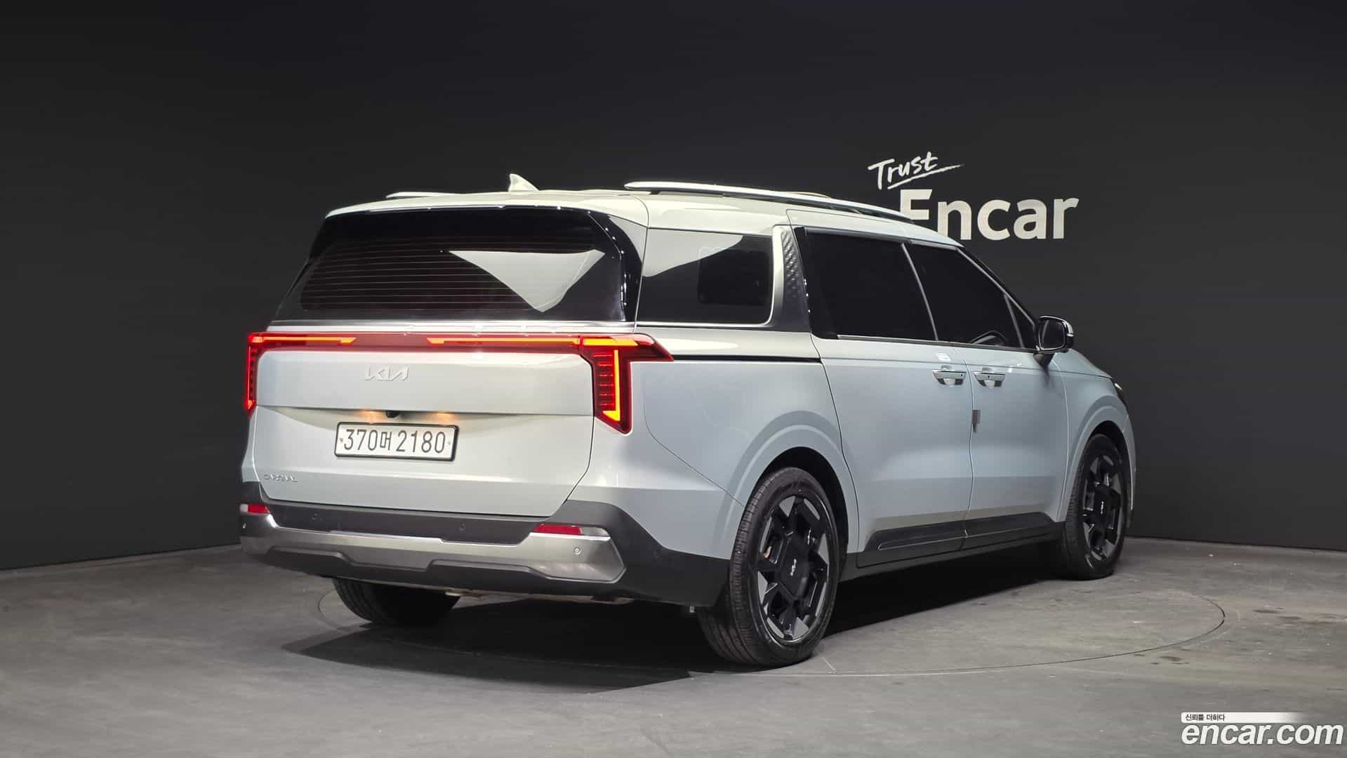 Canival Kia 2023.11-OUTER-002