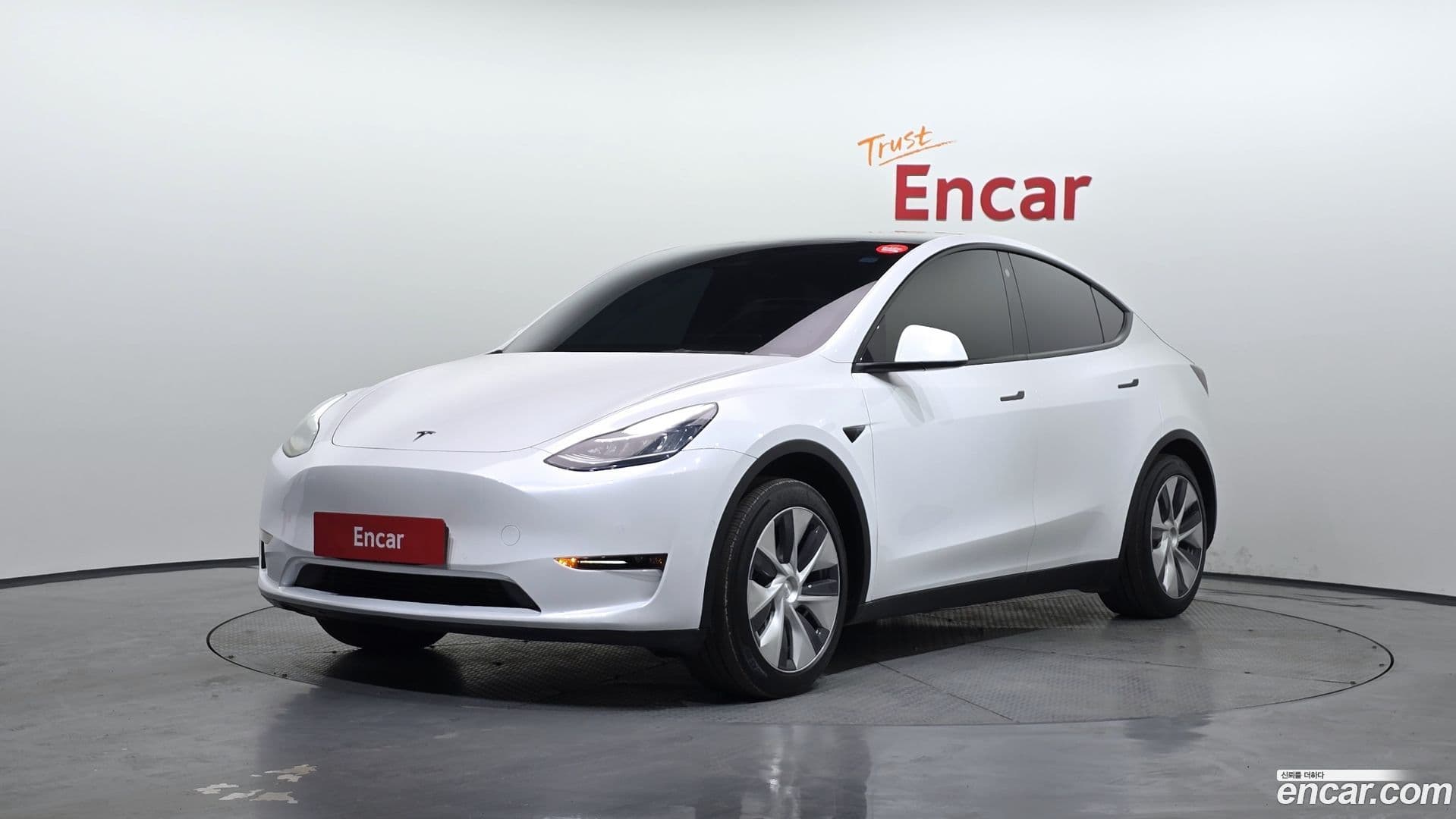 Main__Slider__Photo:Model Y Tesla 2021.5-0