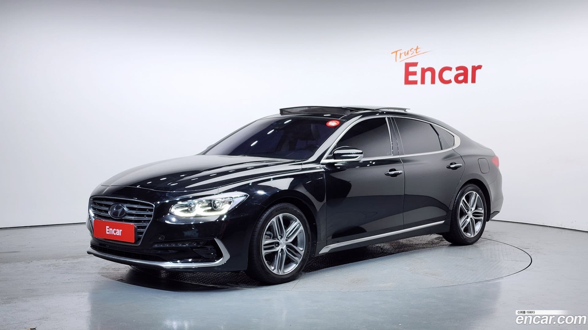 Main__Slider__Photo:Grandeur Hyundai 2018.1-0