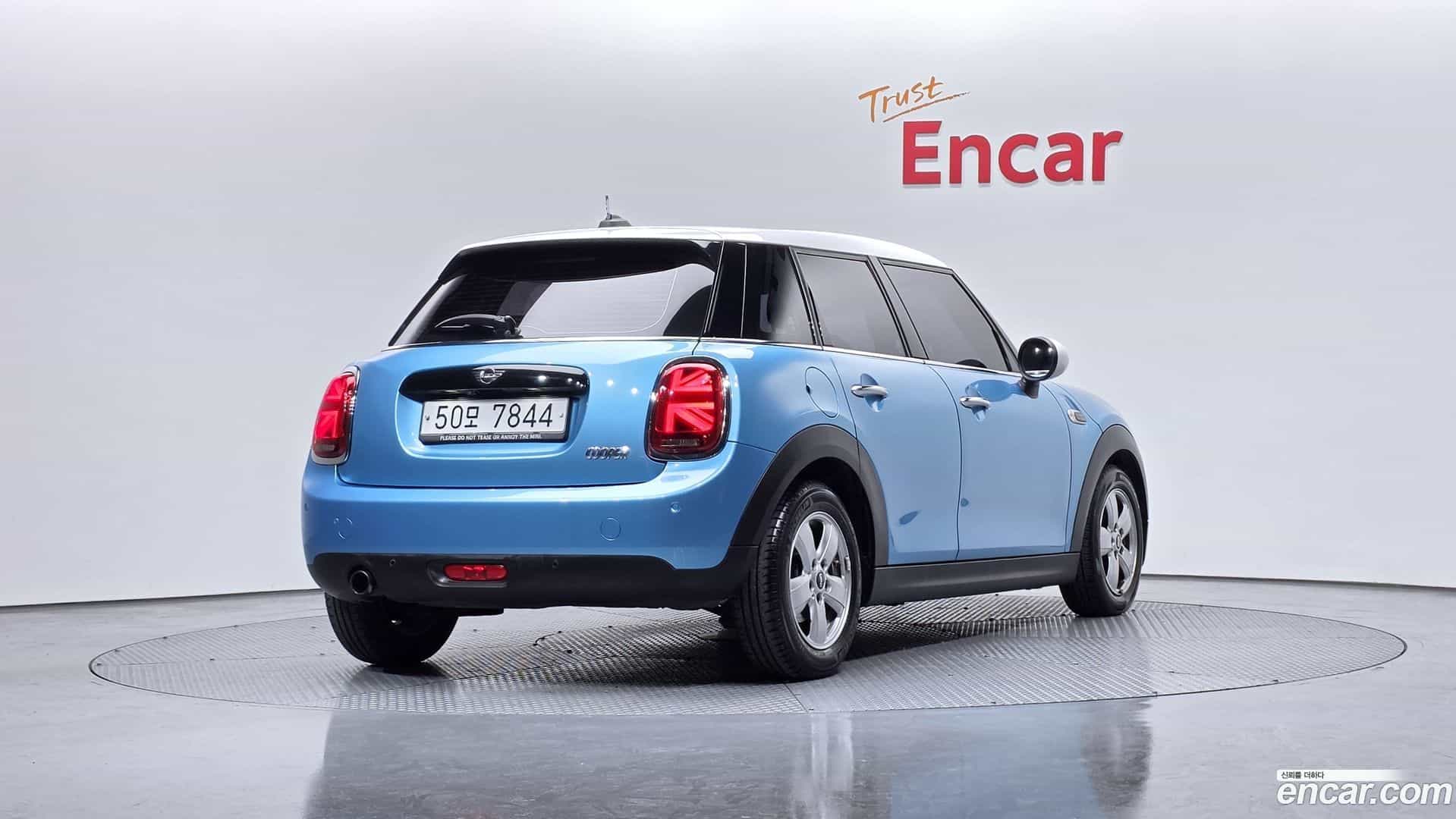 Cooper Mini 2019.1-OUTER-002