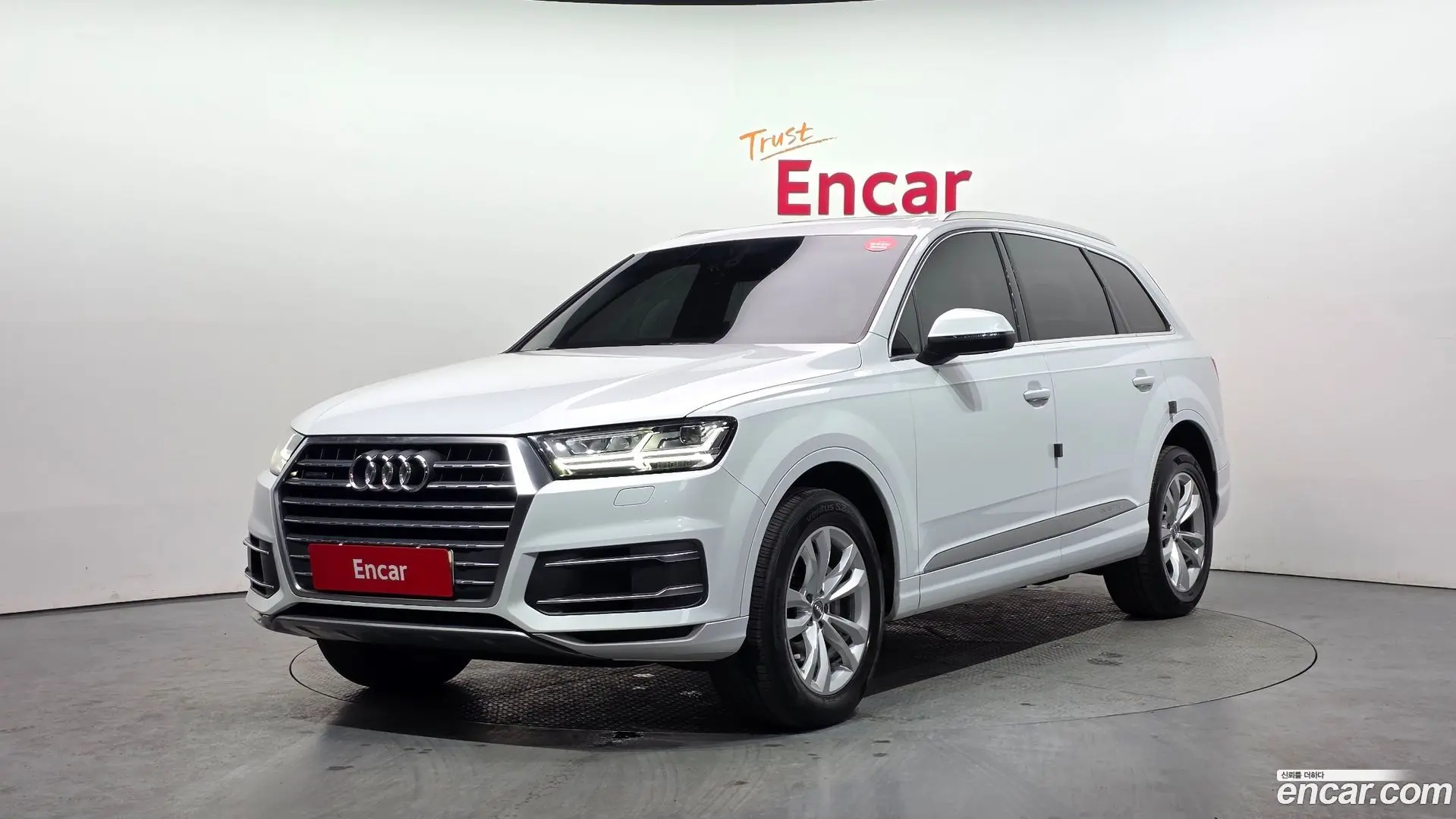 Main__Slider__Photo:Q7 Audi 2019.10-0