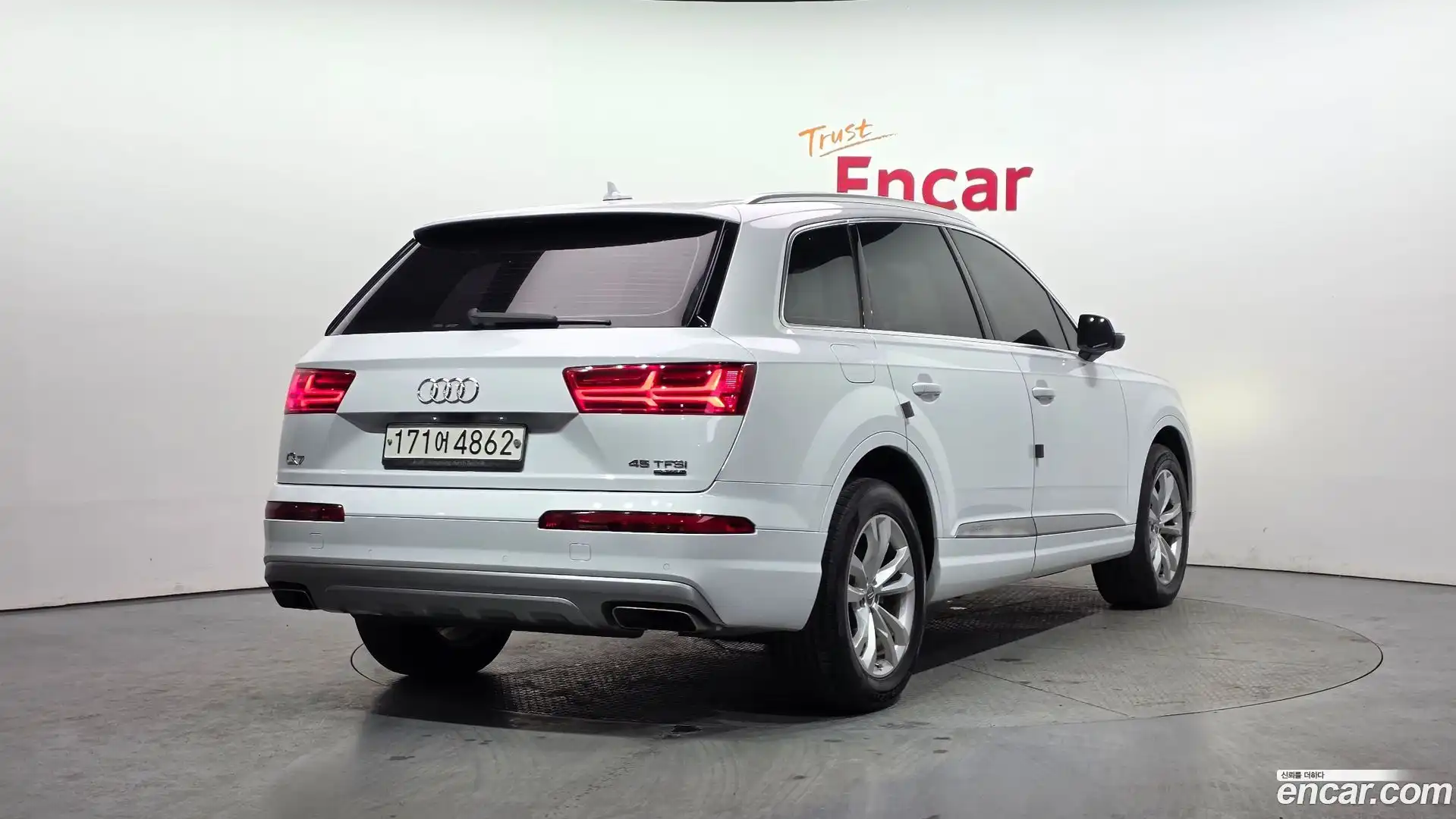 Q7 Audi 2019.10-OUTER-002