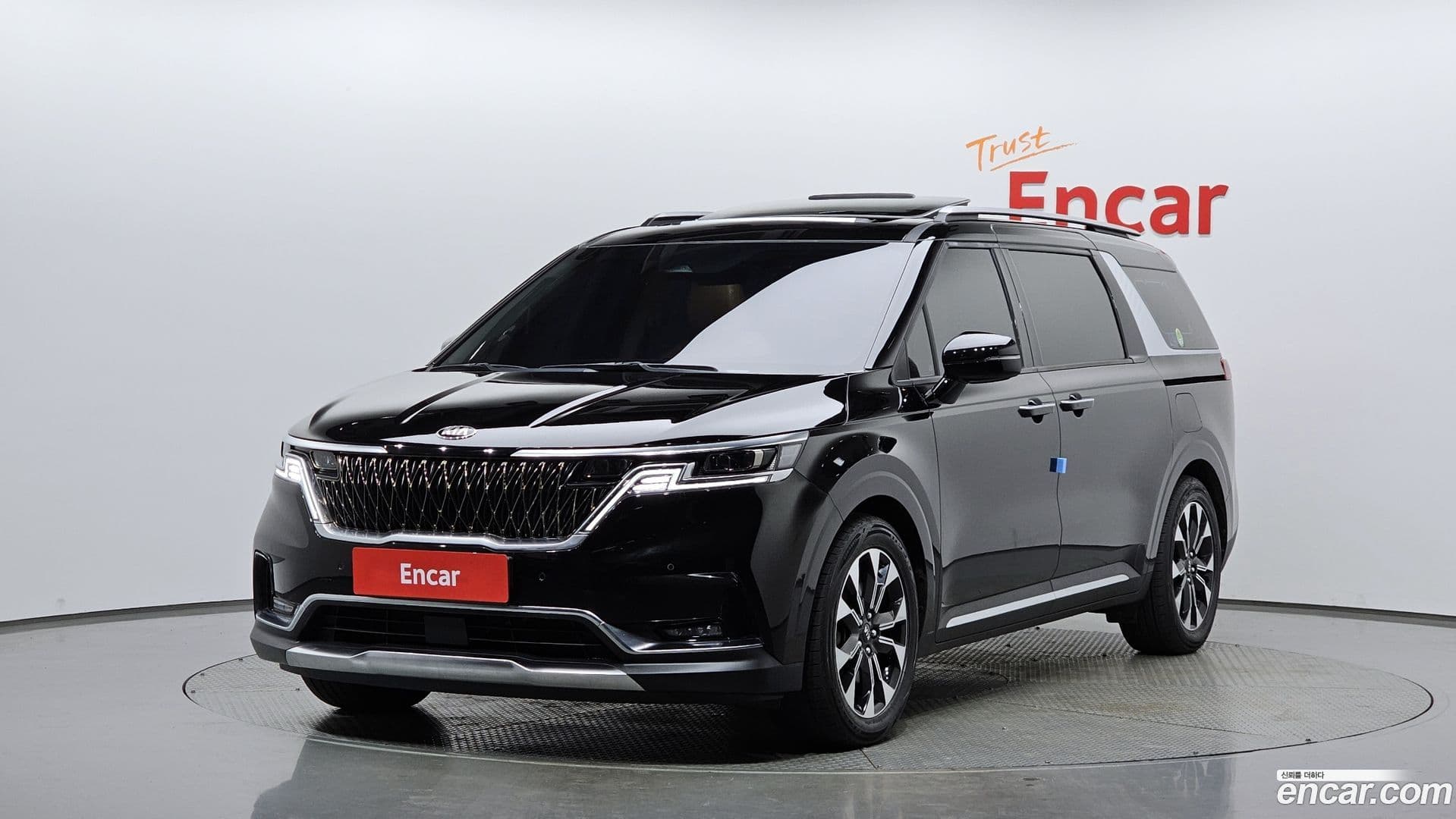 Main__Slider__Photo:Canival Kia 2020.10-0