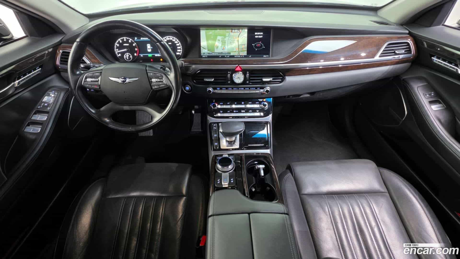 EQ900 Genesis 2016.5-INNER-007