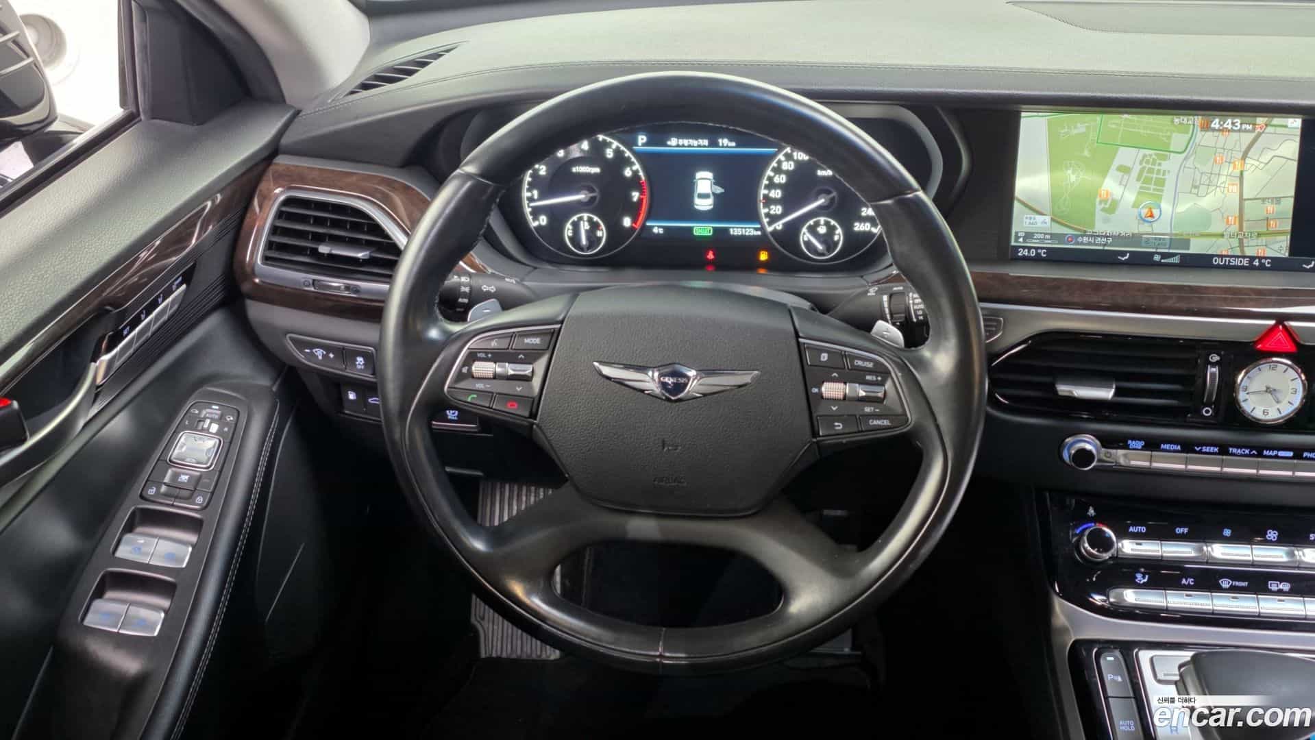 EQ900 Genesis 2016.5-OPTION-017