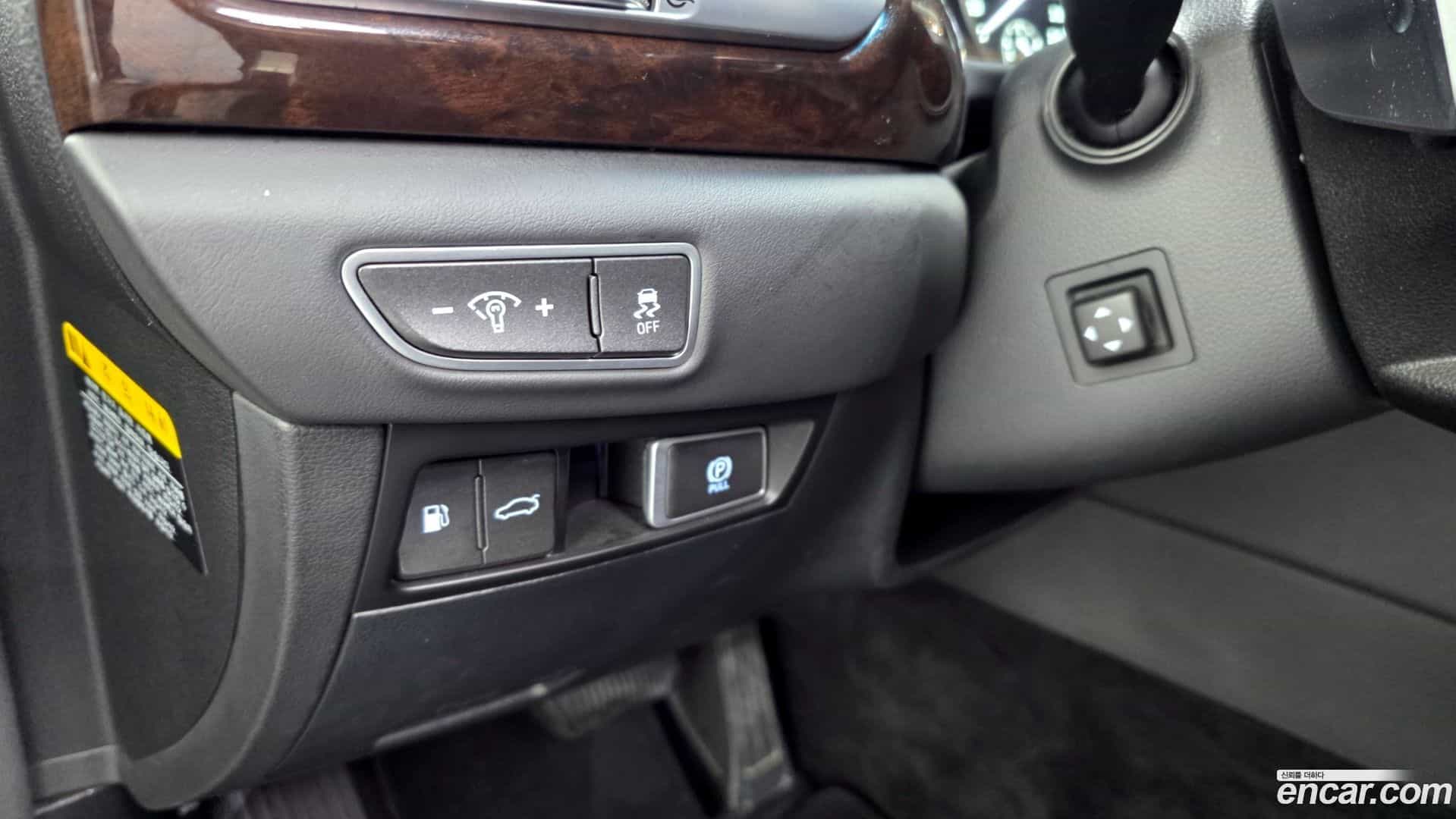 EQ900 Genesis 2016.5-OPTION-021