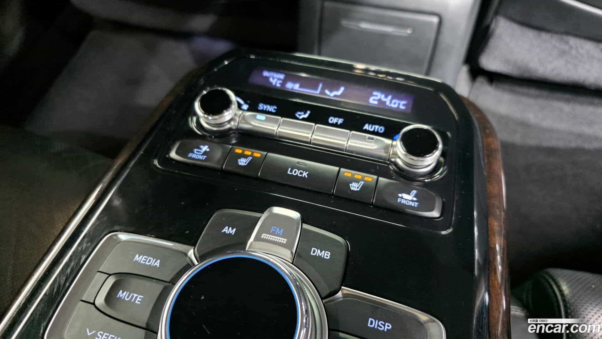 EQ900 Genesis 2016.5-OPTION-023