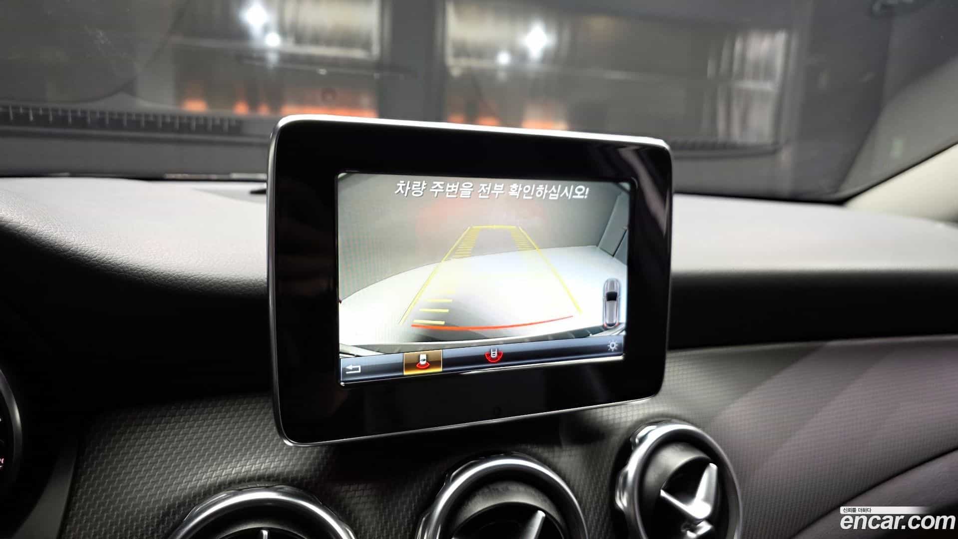 GLA-Class Mercedes-Benz 2019.5-OPTION-019
