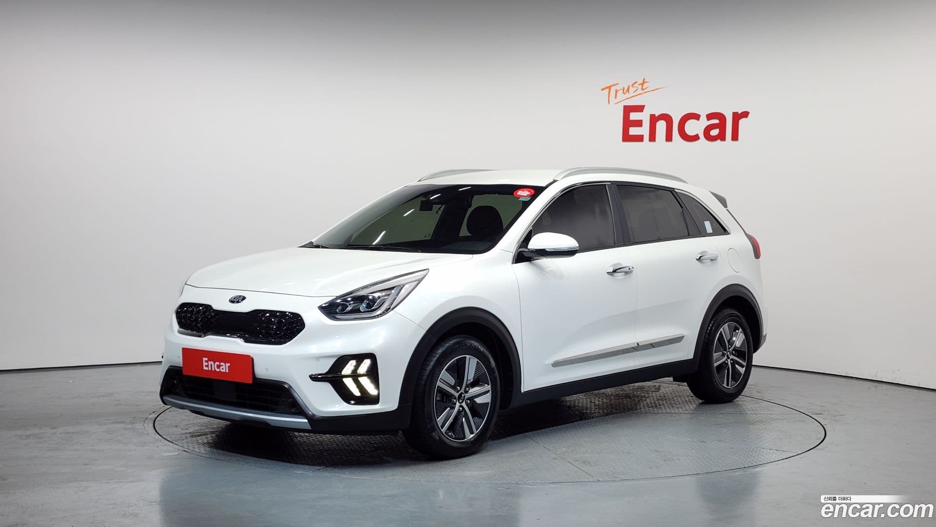 Main__Slider__Photo:Niro Kia 2021.1-0