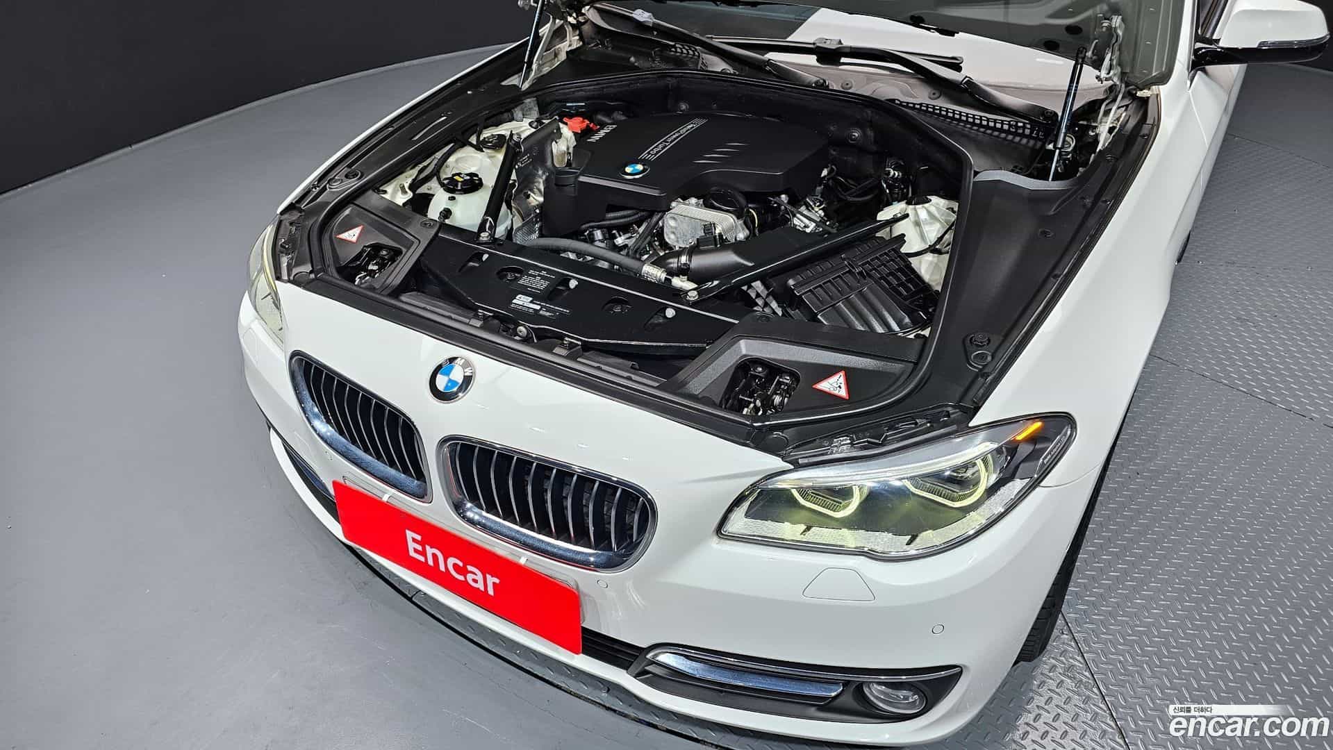 5-Series BMW 2014.6-INNER-006