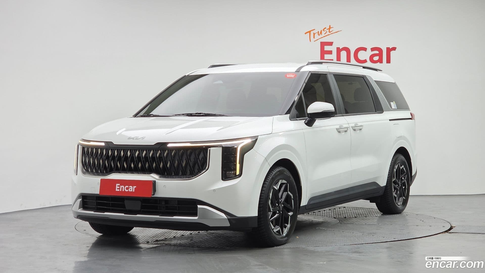 Main__Slider__Photo:Canival Kia 2024.2-0