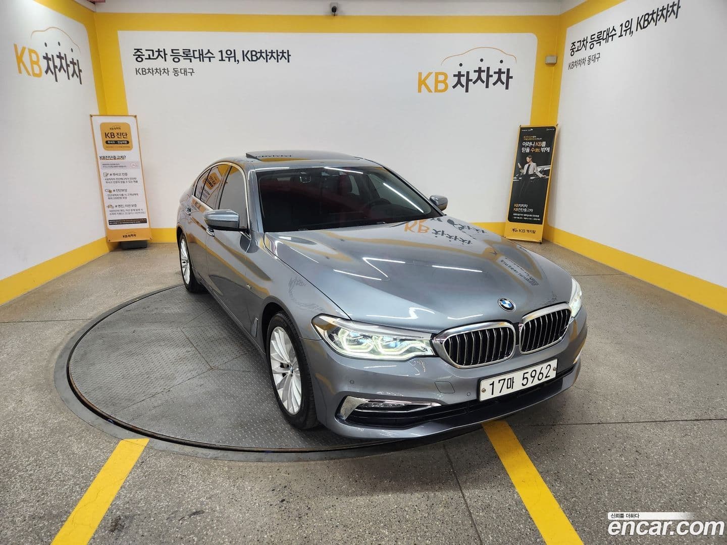 Main__Slider__Photo:5-Series BMW 2018.10-0