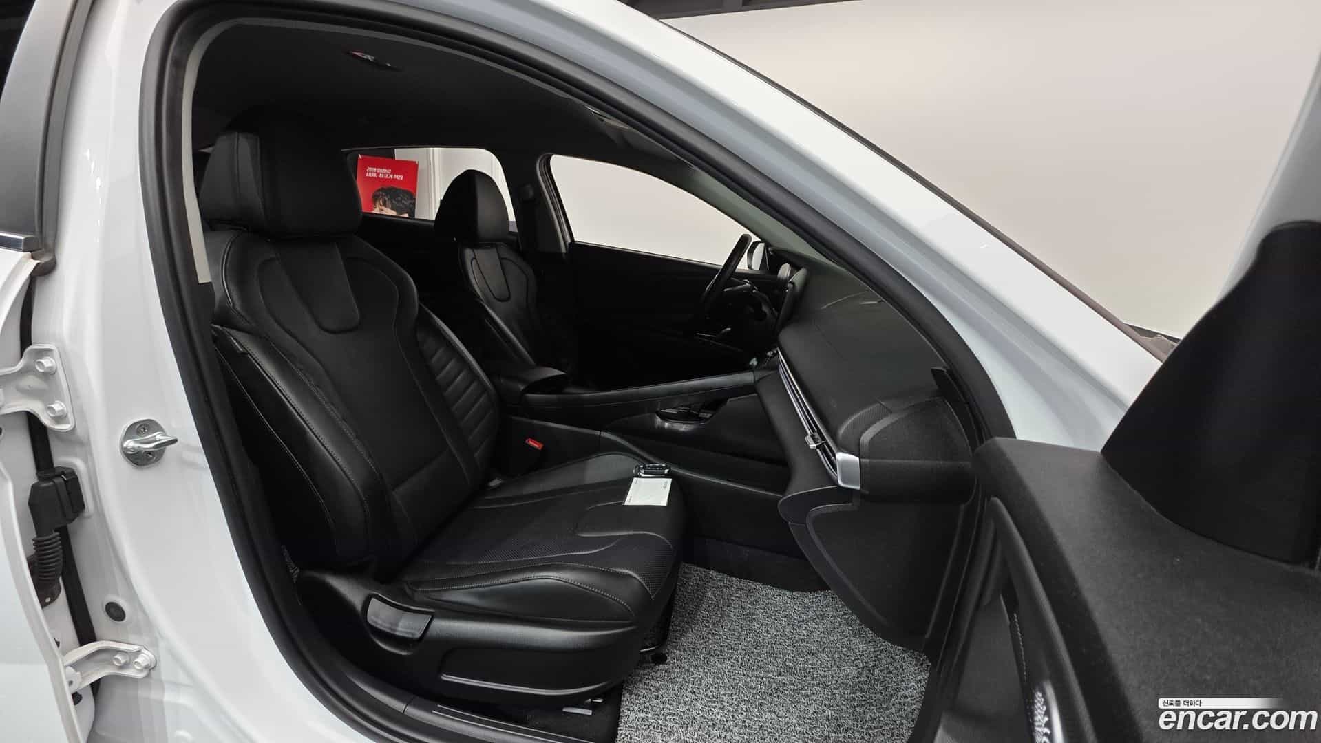 AVANTE Hyundai 2021.11-INNER-010