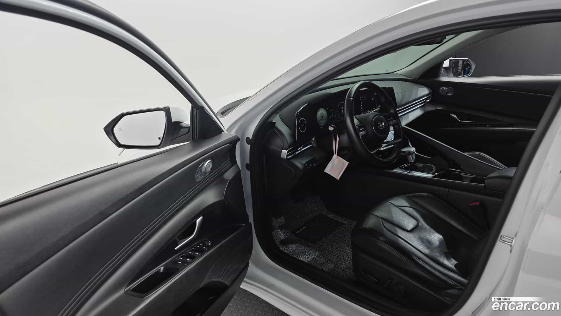 AVANTE Hyundai 2021.11-OPTION-015