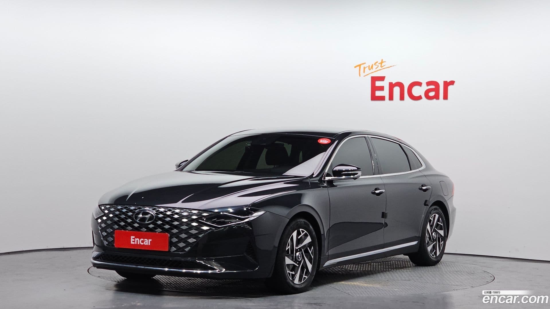 Main__Slider__Photo:Grandeur Hyundai 2020.5-0