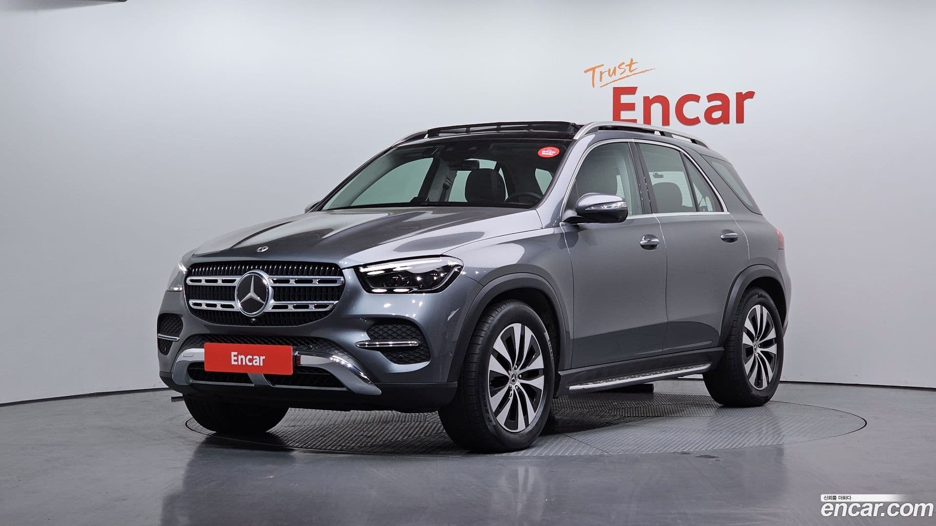 Main__Slider__Photo:GLE-Class Mercedes-Benz 2025.4-0