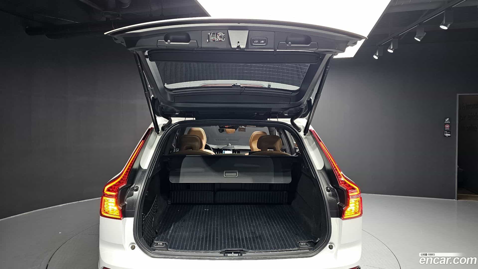 XC60 Volvo 2021.3-OPTION-024