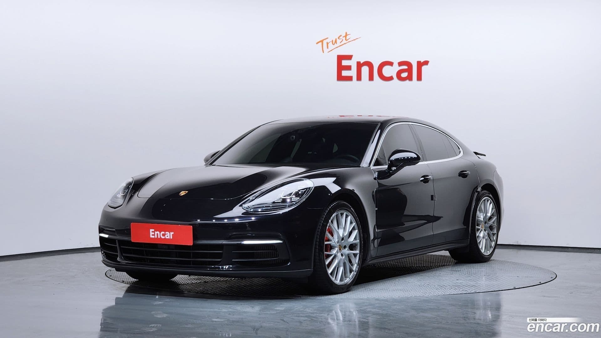 Main__Slider__Photo:Panamera Porsche 2017.8-0