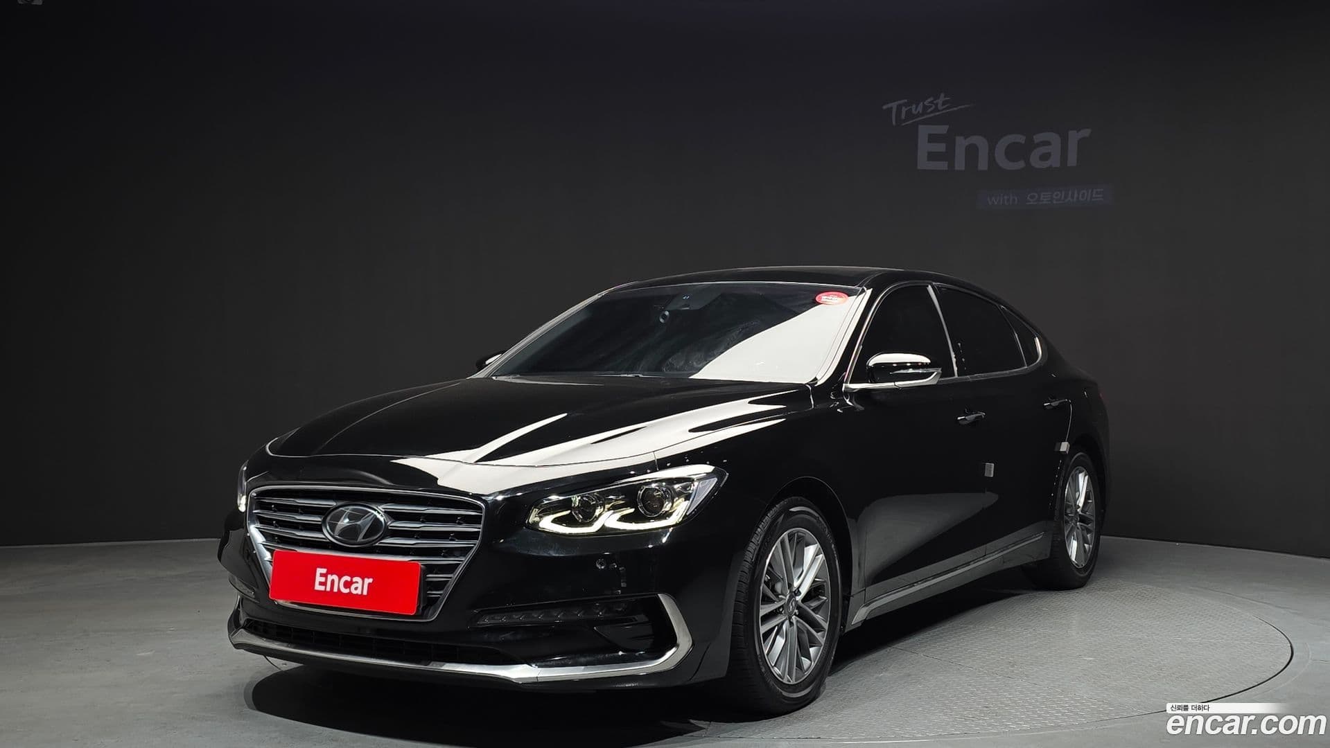 Main__Slider__Photo:Grandeur Hyundai 2019.10-0