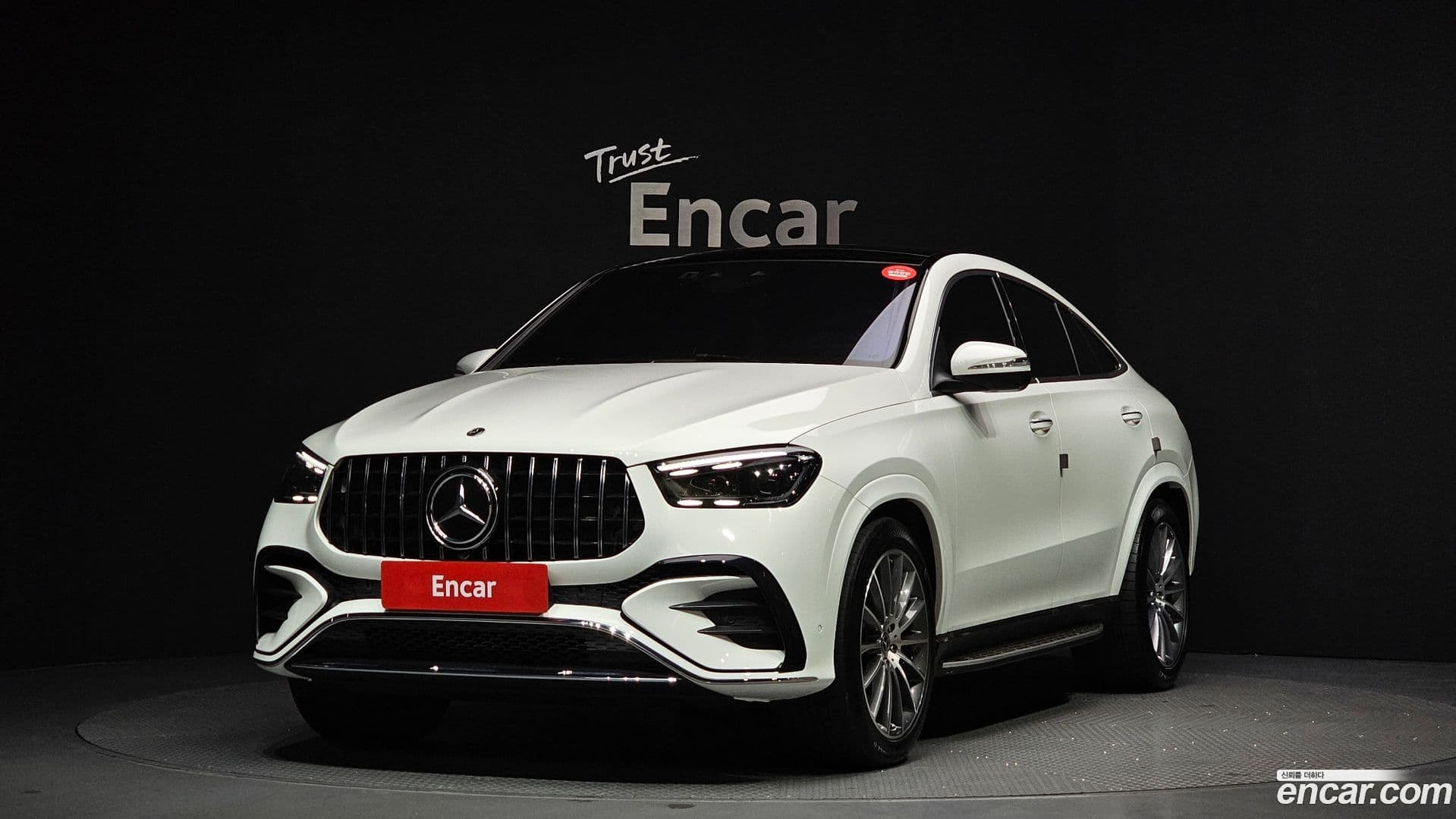 Main__Slider__Photo:GLE-Class Mercedes-Benz 2023.11-0