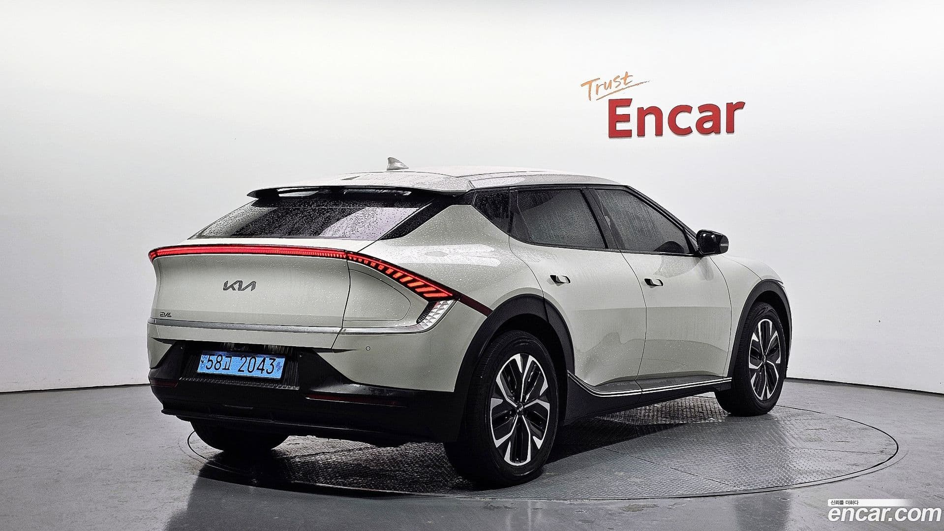 Main__Slider__Photo:EV6 Kia 2021.10-1