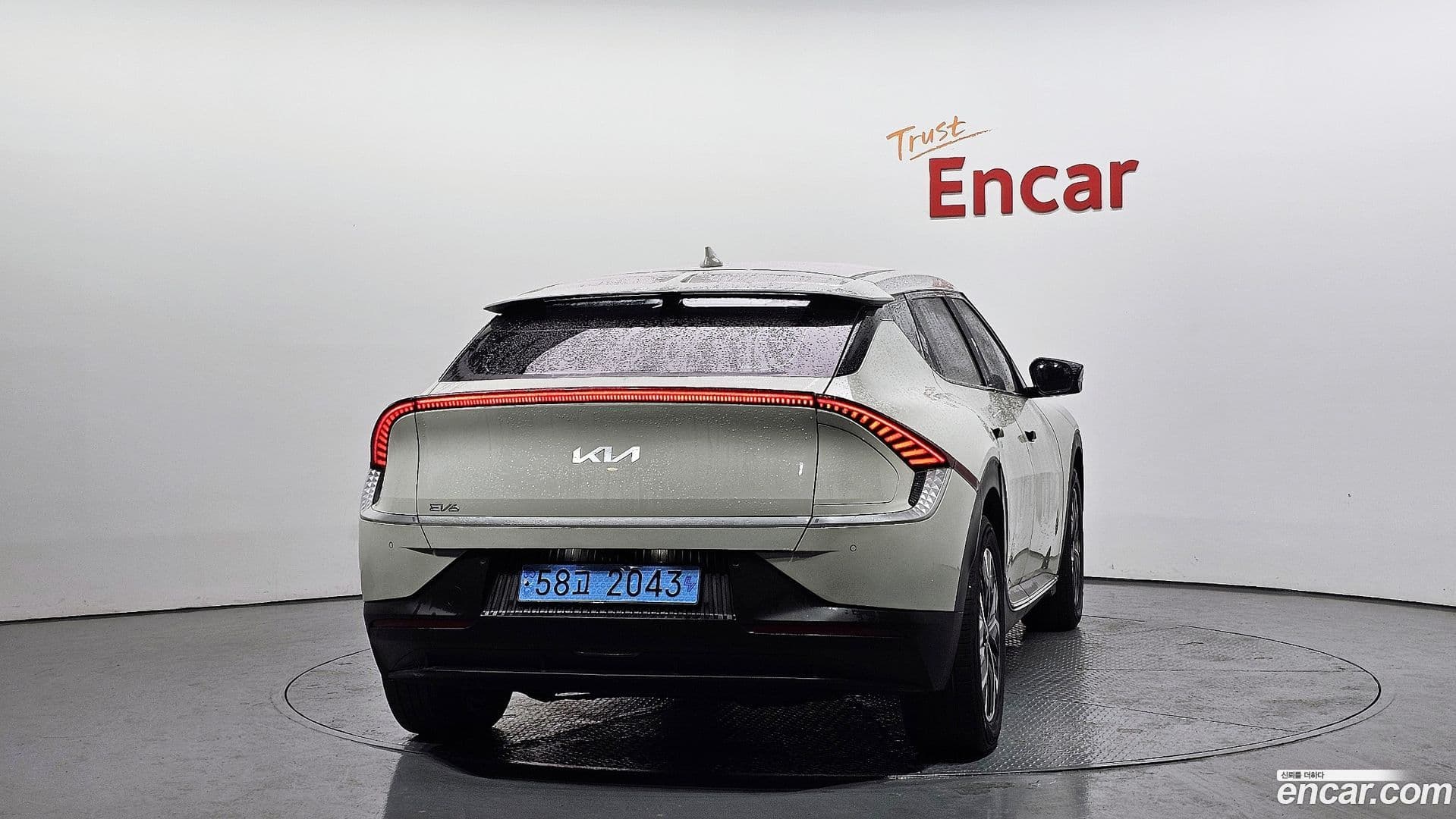 Main__Slider__Photo:EV6 Kia 2021.10-3