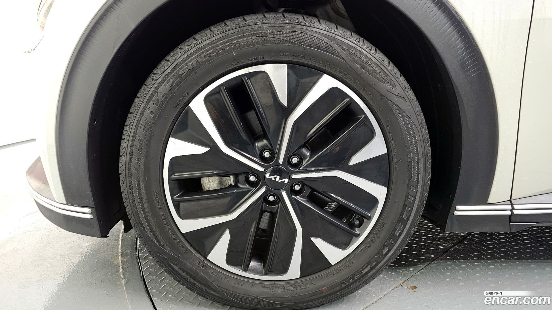 Main__Slider__Photo:EV6 Kia 2021.10-4