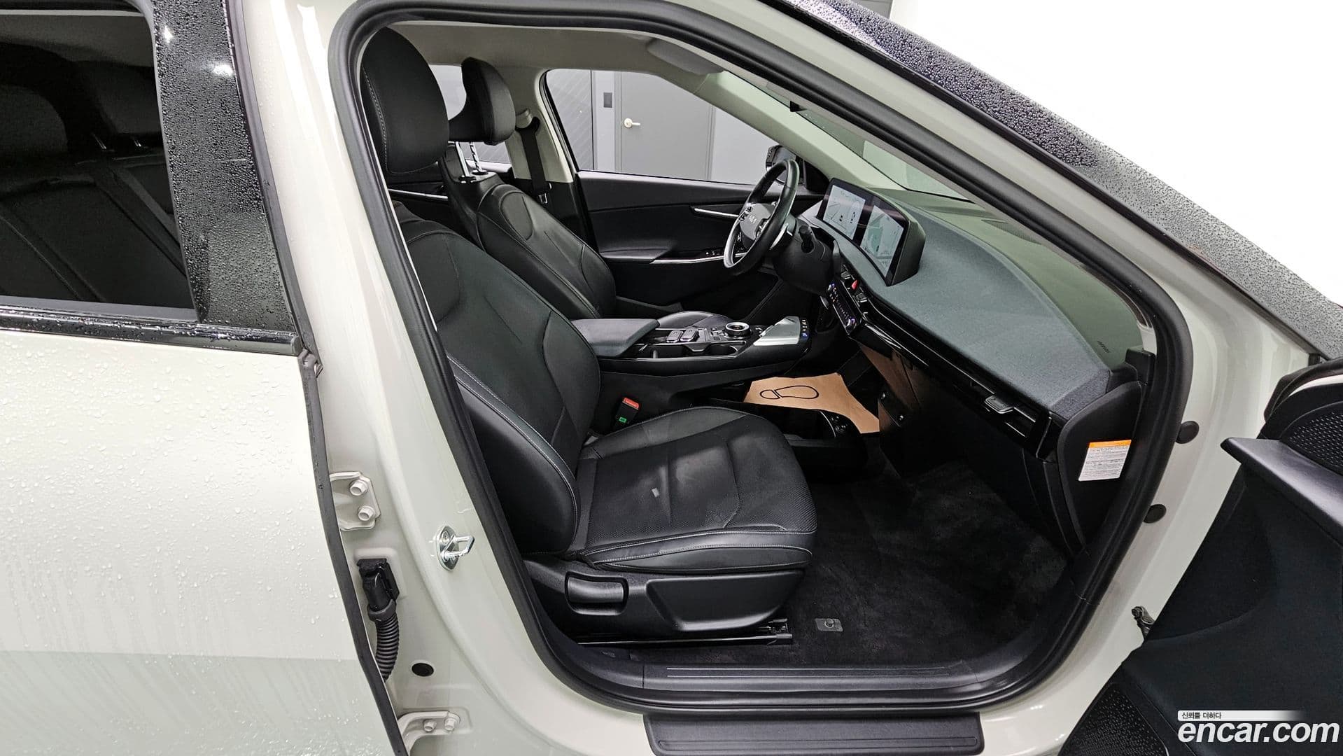 Main__Slider__Photo:EV6 Kia 2021.10-11