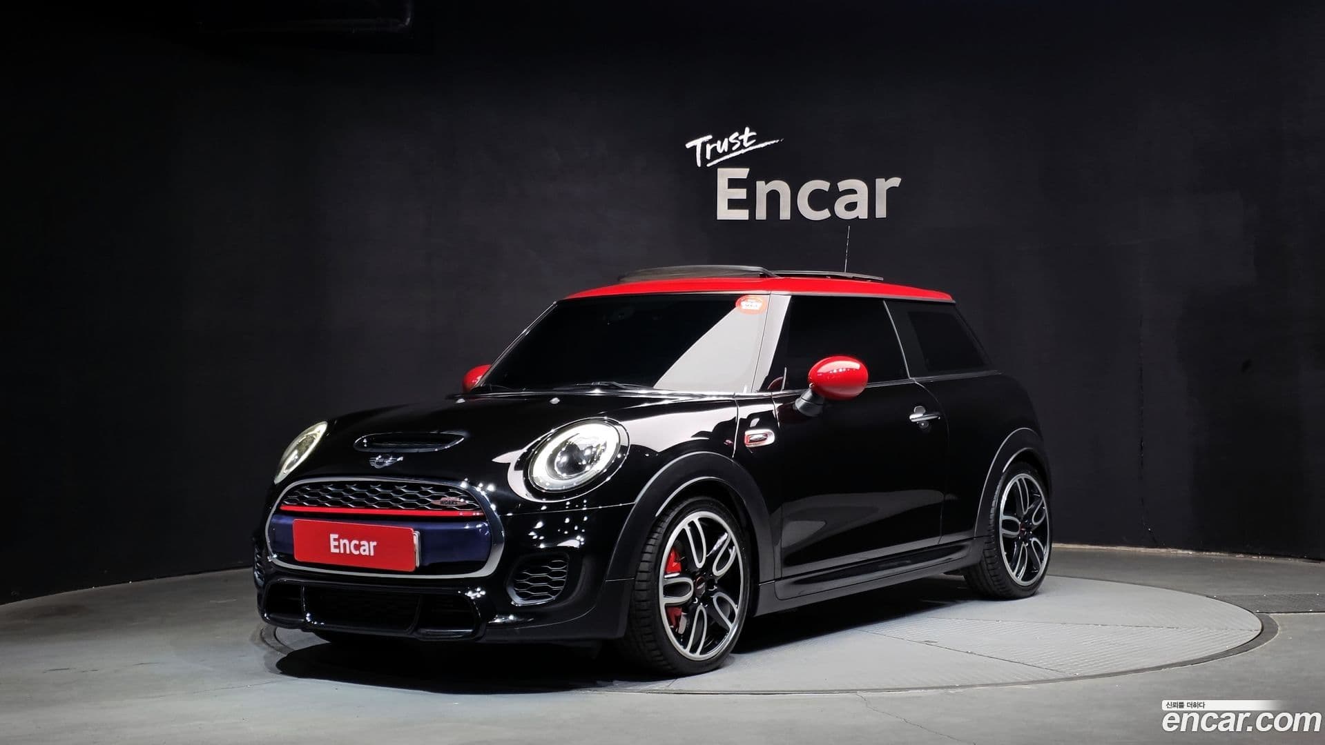 Main__Slider__Photo:Cooper Mini 2017.11-0