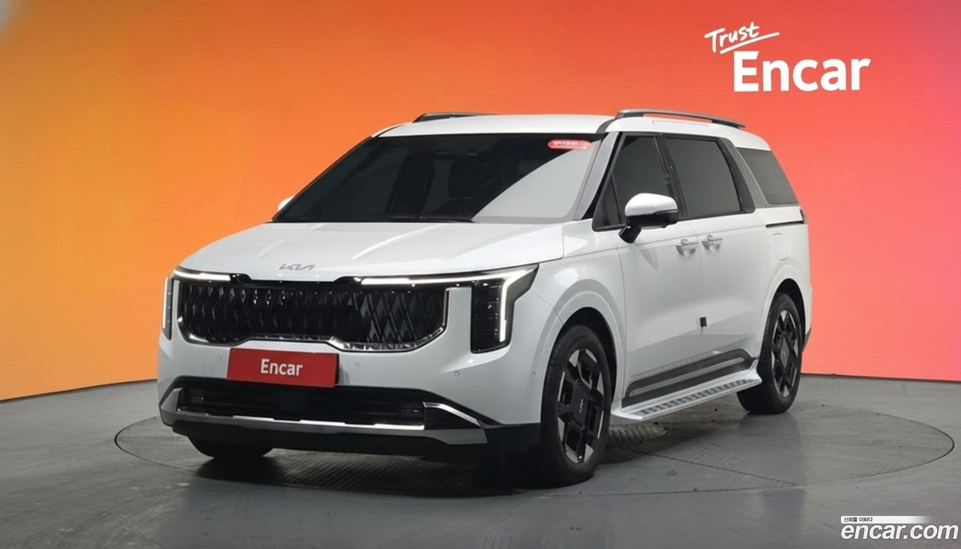 Main__Slider__Photo:Canival Kia 2025.8-0