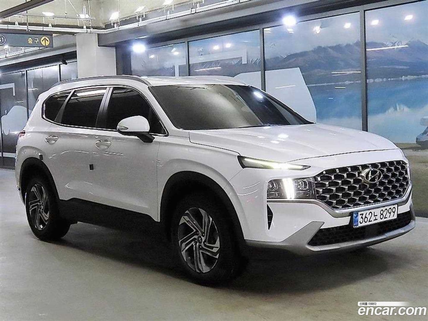 Main__Slider__Photo:Santafe Hyundai 2022.10-0