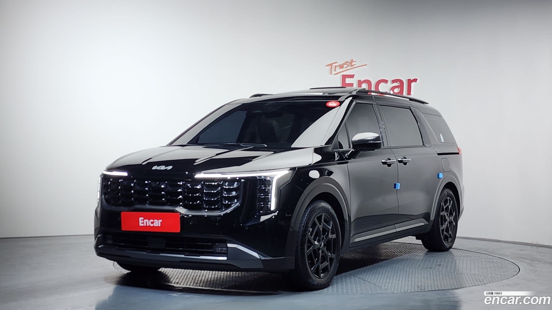 Main__Slider__Photo:Canival Kia 2025.0-0