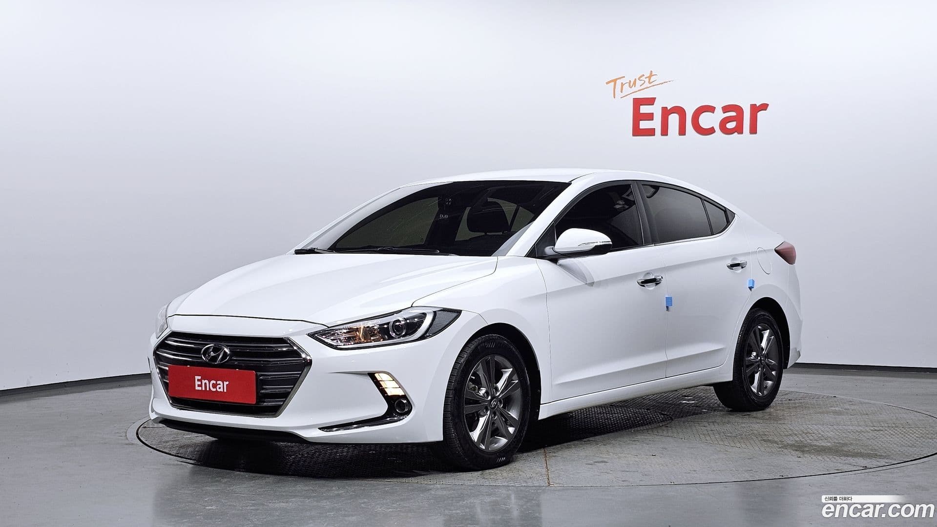 Main__Slider__Photo:AVANTE Hyundai 2016.0-0